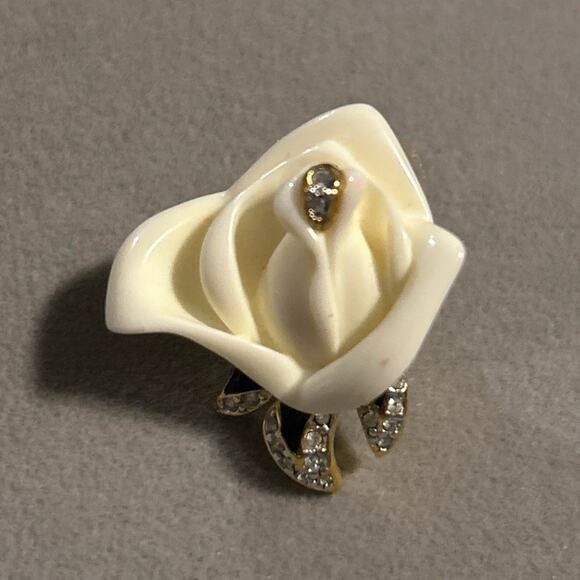 Kenneth Jay Lane White Rose Brooch Earrings Set KJL Signed Vintage Lucite Jewel - Picture 4 of 7